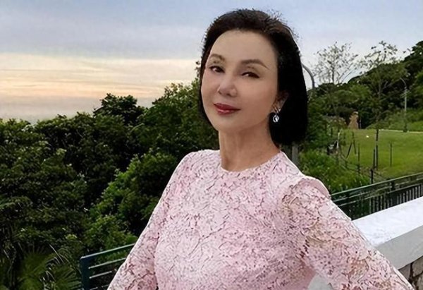 她曾是小婉君，嫁豪门生5子后丈夫爱上王祖贤