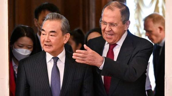 伊朗若主动求援, 中俄会提供军事支持吗? 中方表态胜过千言万语